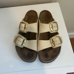 Birkenstock Arizona Big Buckle in ecru size 39